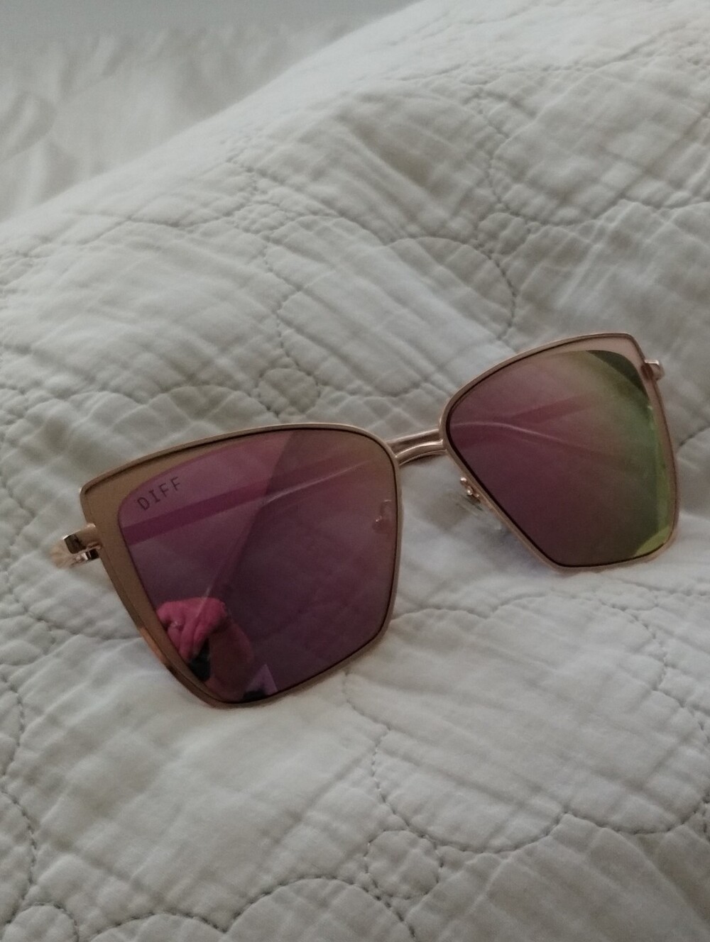 Women’s Diff Grace Gold Frame Sunglasses with Pink Gradient Lenses